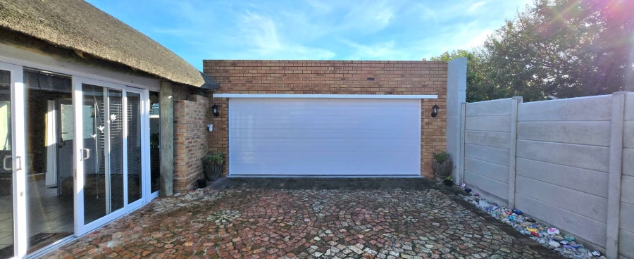 4 Bedroom Property for Sale in Franskraal Western Cape